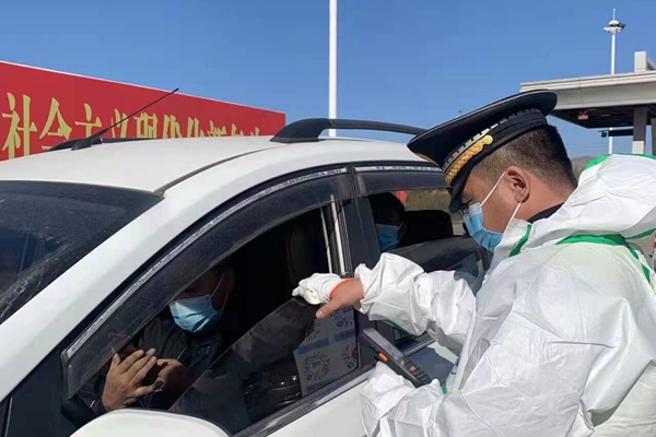 內蒙古各類場所上線健康碼檢測終端，可實現手持身份證查詢健康碼